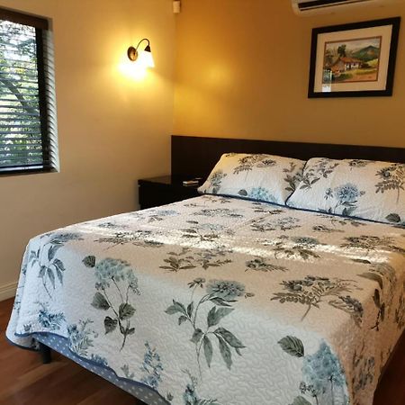 Airport Costa Rica B&B Río Segundo エクステリア 写真