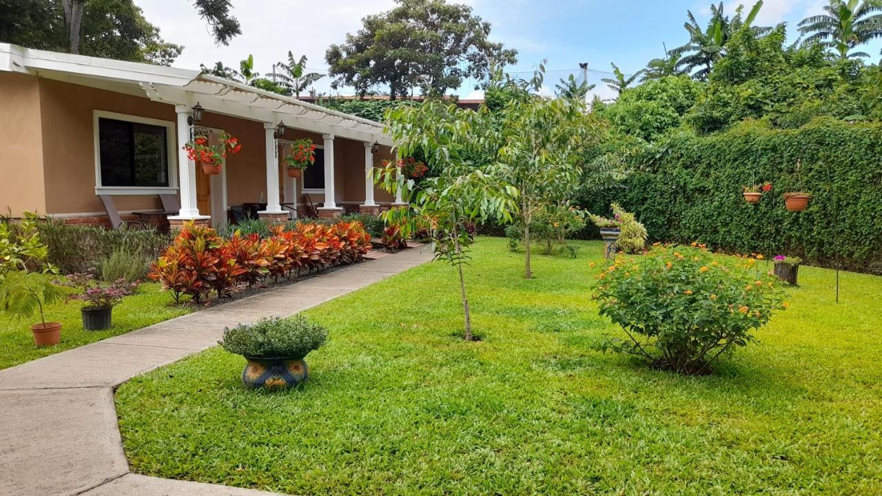 Airport Costa Rica B&B Río Segundo エクステリア 写真